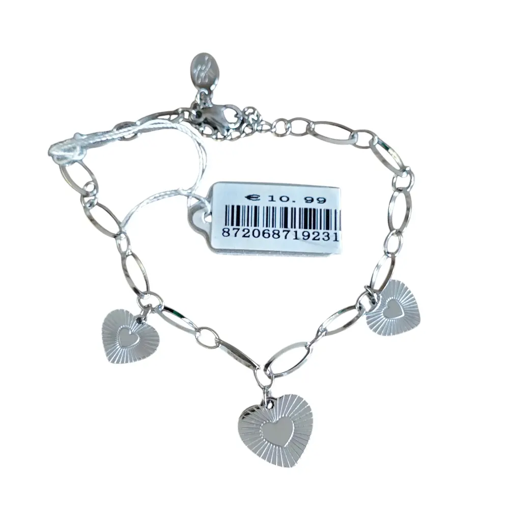 Zilverkleurige Schakelarmband met Drie Hartjes - Een Delicate Balans van Stijl en Sentiment